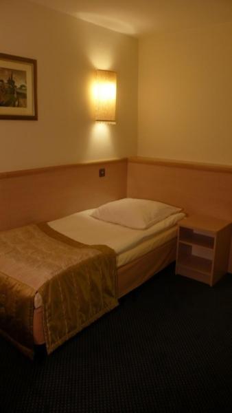 Via Appia Otel Raszyn Oda fotoğraf