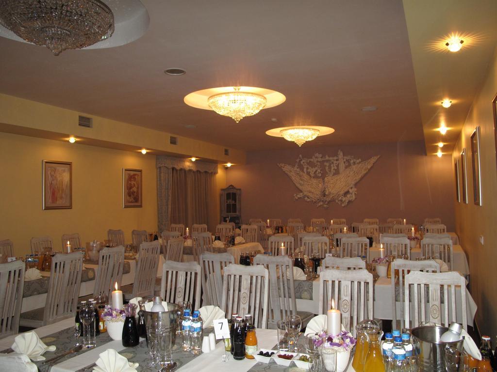 Via Appia Otel Raszyn Dış mekan fotoğraf
